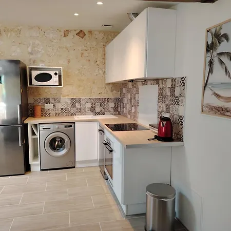 Petit Pied-a-terre A 펜션 마렌