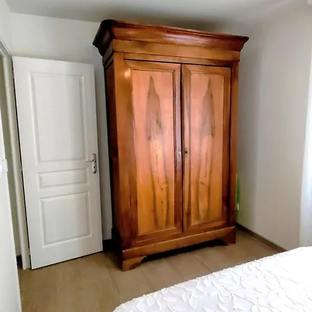 Petit Pied-à-terre à *