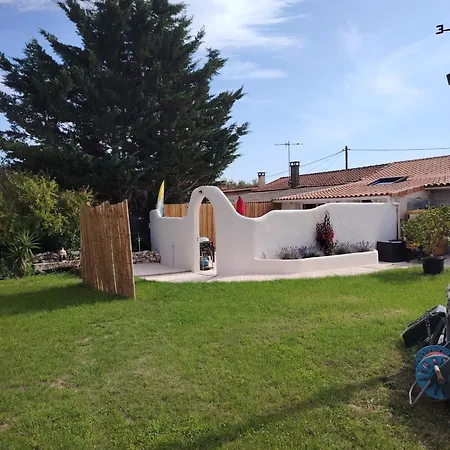 Petit Pied-a-terre A Marennes (Charente-Maritime)